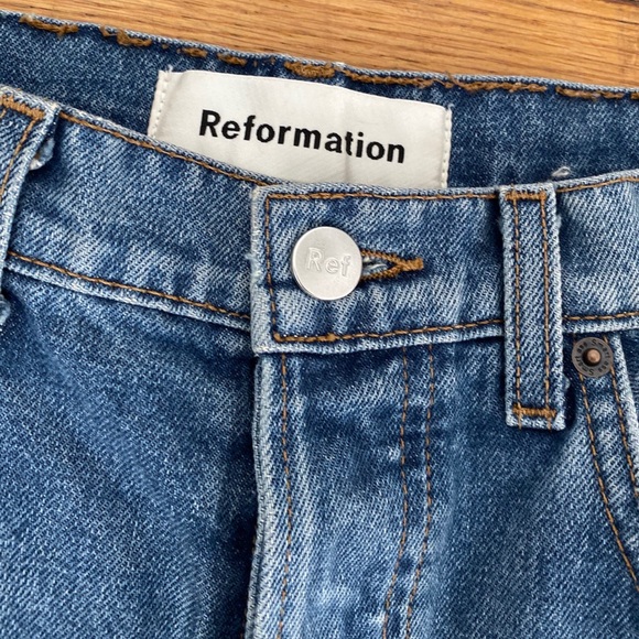 Reformation Cynthia Relaxed Jean size 25 - Picture 4 of 6